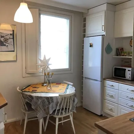 Apartment Spacious 3 Flat With Balcony At Center