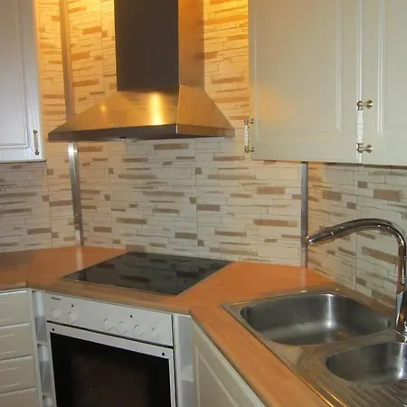 Apartment Spacious 3 Flat With Balcony At Center *