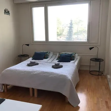 아파트 Spacious 3 Flat With Balcony At Center